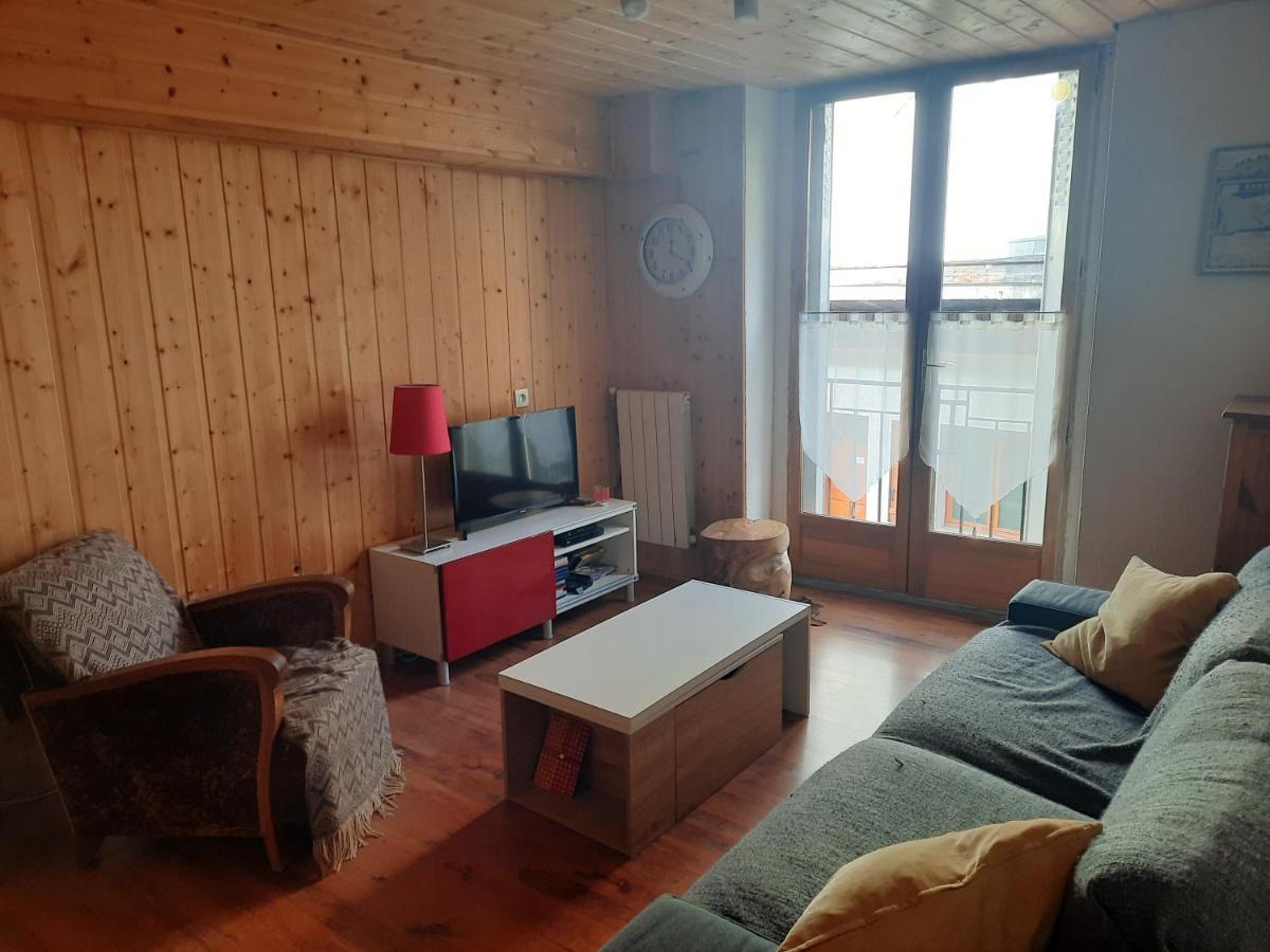 Le Cocon Appartement Bagnères-de-Luchon Buitenkant foto