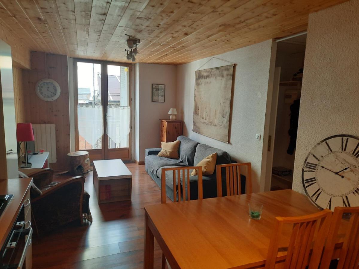 Le Cocon Appartement Bagnères-de-Luchon Buitenkant foto