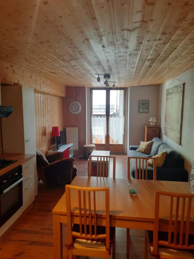 Le Cocon Appartement Bagnères-de-Luchon Buitenkant foto